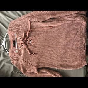 Cute cross cross derail sweater size 1x/2x